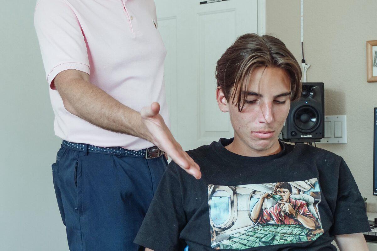 Cuándo darle a tu hijo su primer móvil, y cómo hacerlo bien